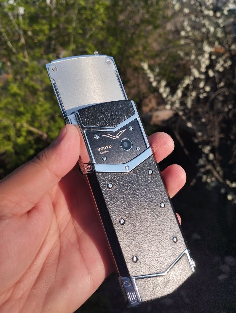 Vertu signature S модели