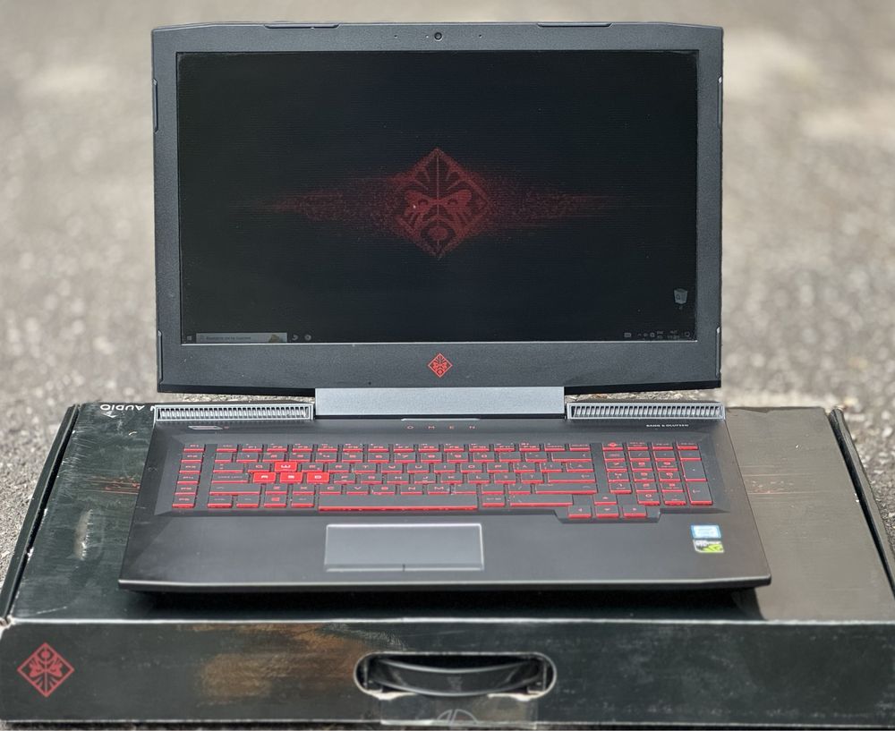 Гейминг лаптоп HP OMEN, Intel Core i7-7700HQ, 12GB RAM, 1TB SSD