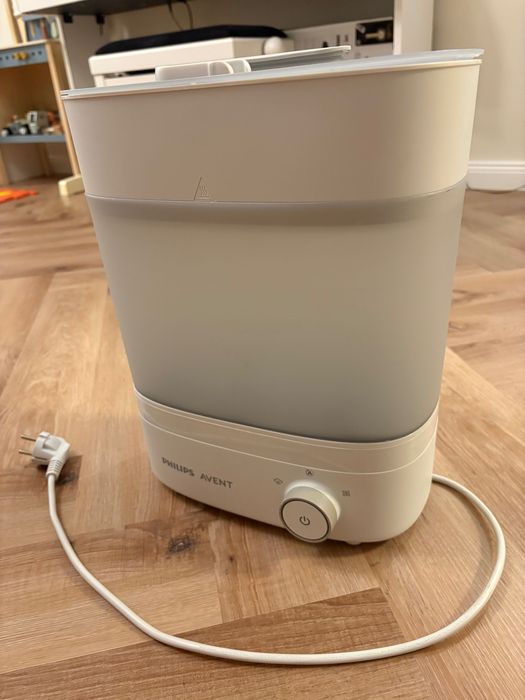 Sterilizator si uscator de biberoane Philips Avent Premium