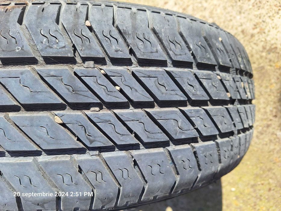 Vand genti auto cu anvelope