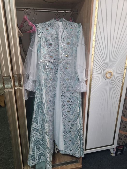 Toʻy libosi Ansambl 2 ta ansambili oyoq kiyimi bilan