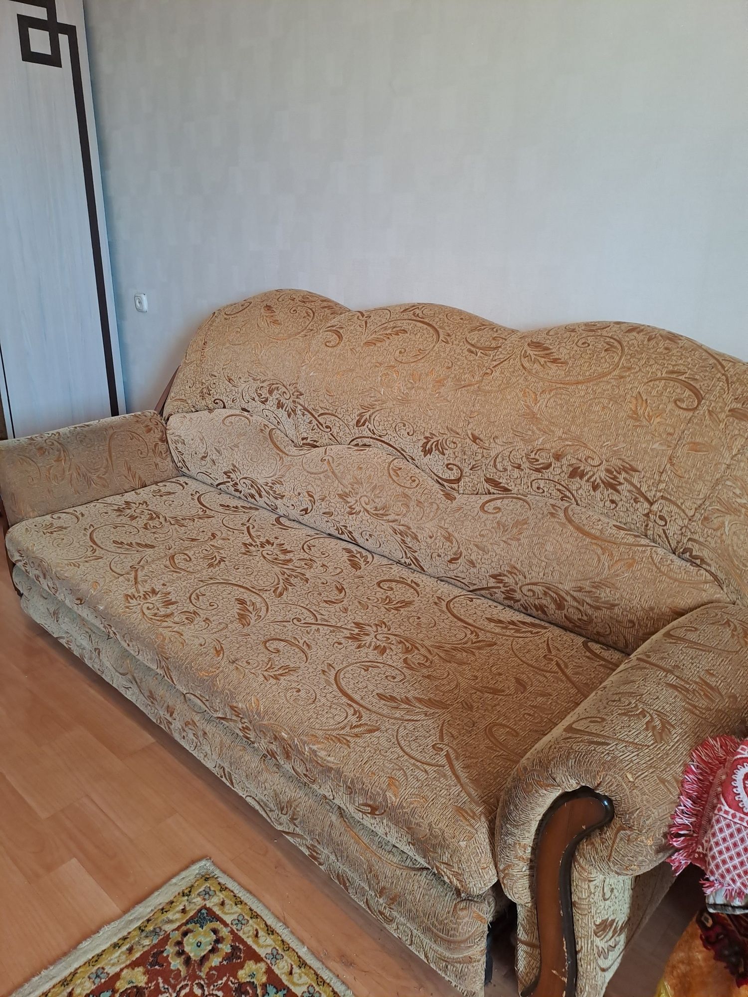 Диван, в хорошем состоянии