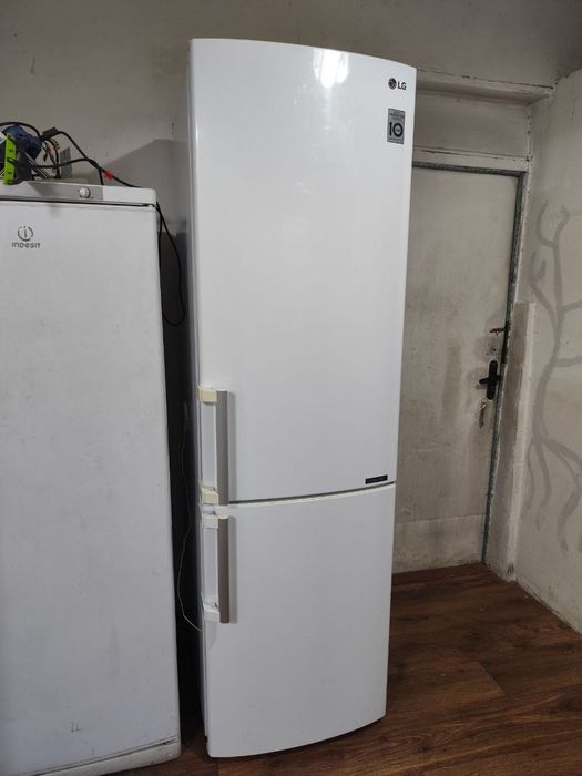Холодильник Лджи полностью рабочий