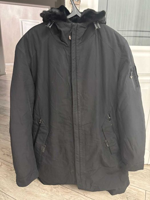 Продам фирменную зимнюю куртку 2 в одном, натуральный мех