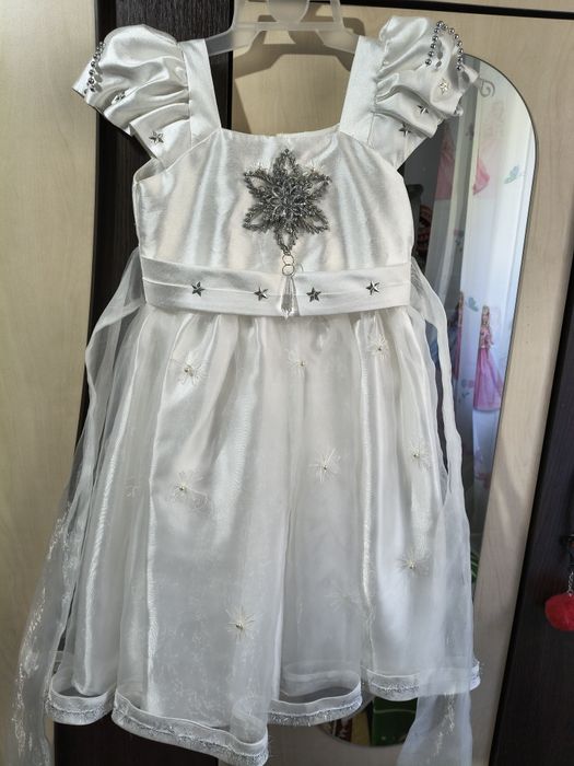 Rochiță pentru serbare Crăciun 5-6 ani