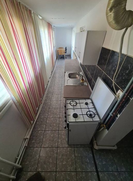 Vand apartament cu 2 camere(transformat in 3)parter,zonaGirocului