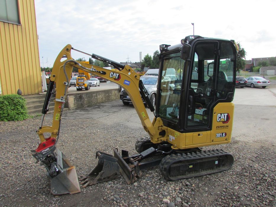 inchiriere miniexcavator excavator bobcat cilindru compactor