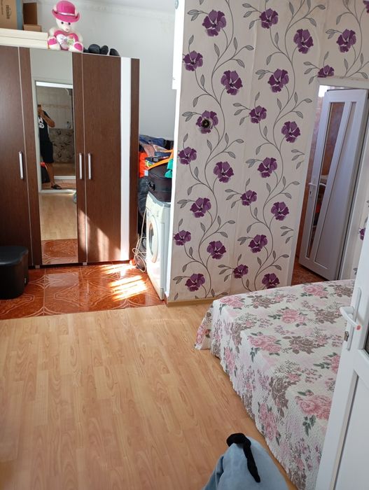 Vând garoniere douo cu hol intr ele sector 5 Zăbrăuțului Nr 5