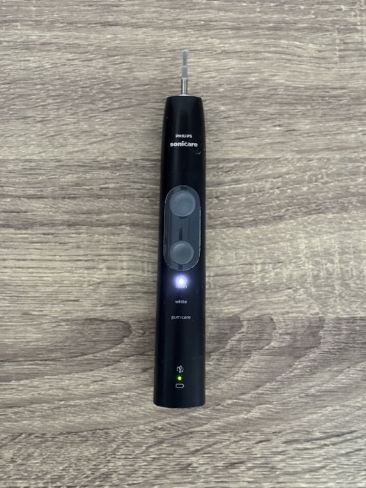Perie de dinti Philips HX684B