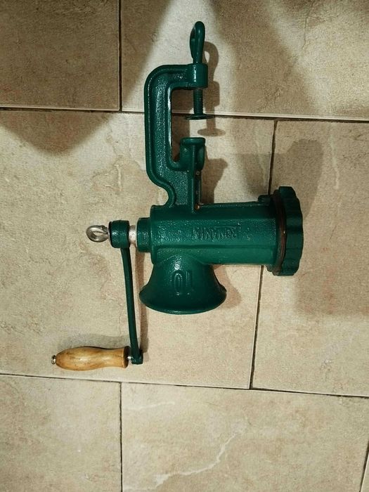 машинка за мелене на месо