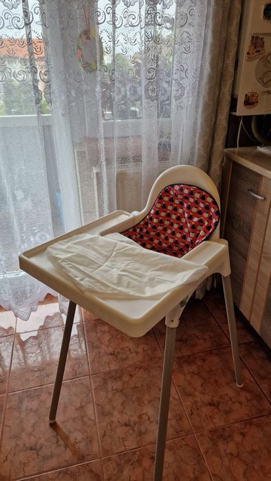 Scaun de masa inalt pentru bebelusi si copii