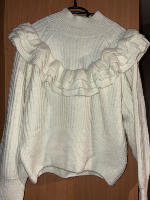 Топъл бял пуловер Minus Л размер