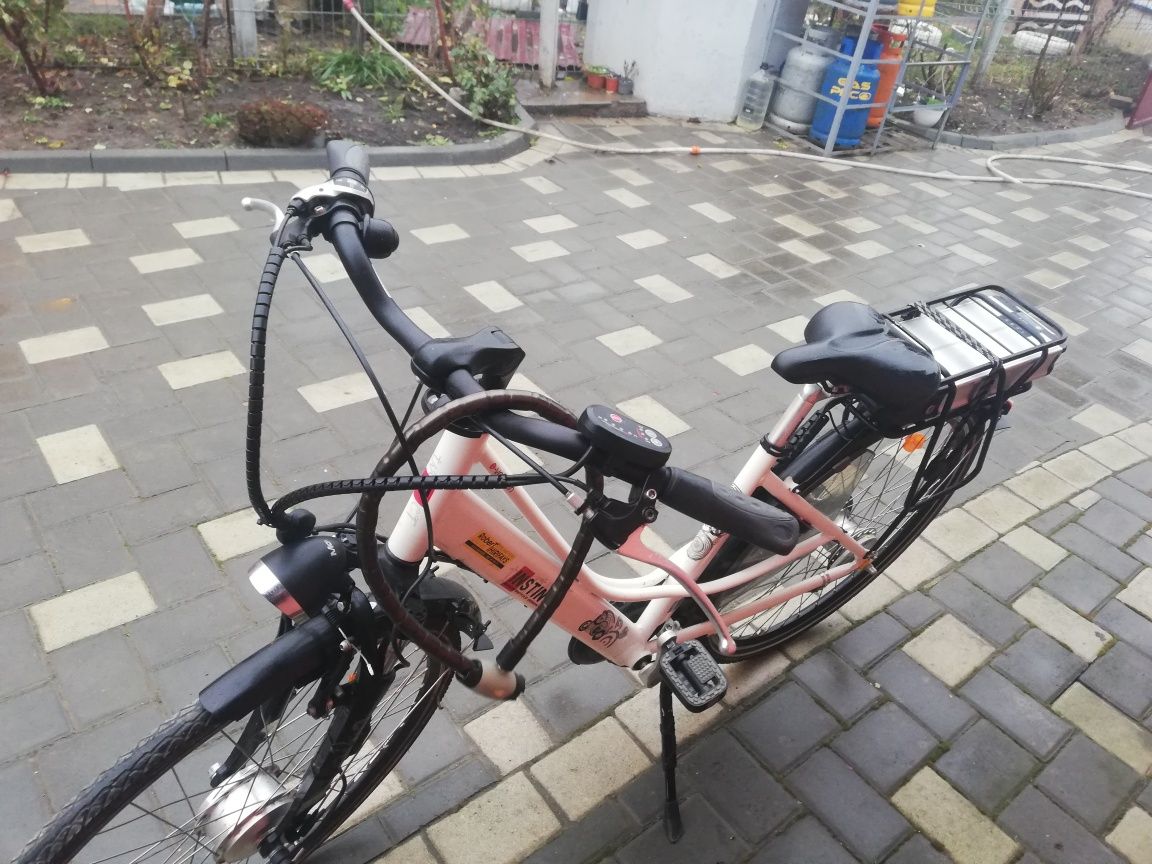 Vând  bicicleta electrica