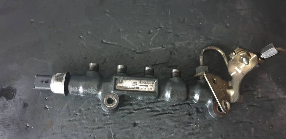 rampa injectoare 1.4 tdci ford focus 2 fiesta 5 citroen c4 peugeot 307 9654592680