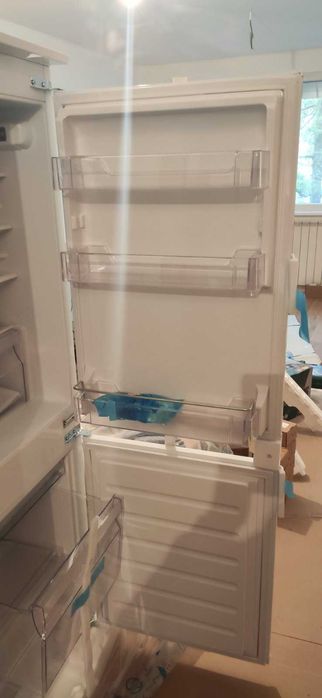 Чисто нов хладилник с фризер за вграждане RAKALL от IKEA, 5г. гаранция
