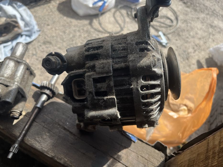 Генератор ниссан нп 300 2.4 бензин