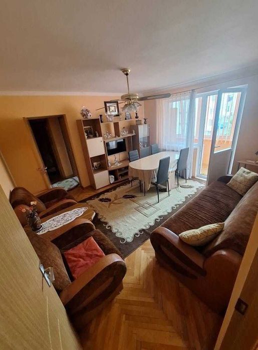 Vand Apartament 3 camere