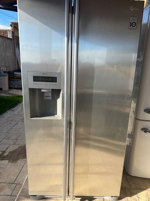 Двукрилен хладилник с фризер LG Side by Side КАТО НОВ