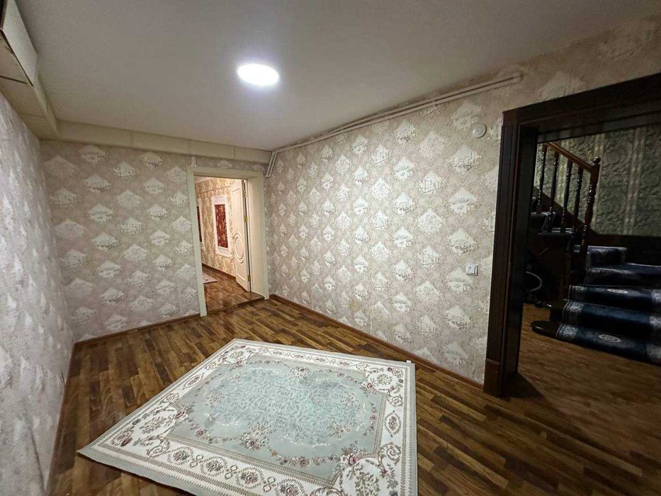 Продаётся 5х комн квартира на 1 этаже Ор-р Гор больница Орзу бургер