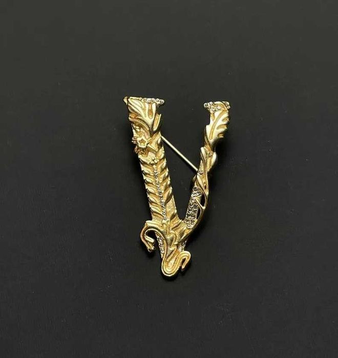 Versace оригинална брошка