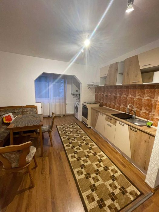 Apartament Doua Camere, decomandat, et 3, str Ioan Corvin