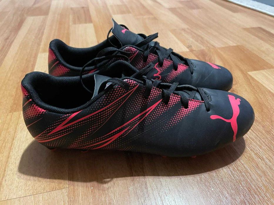 Ghete fotbal Puma Attacanto 38.5