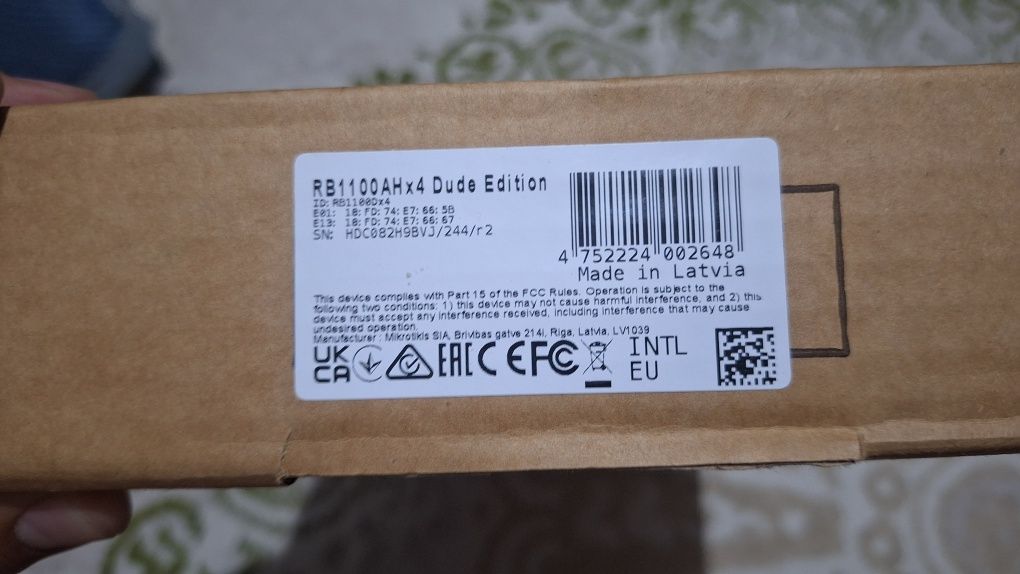 Продам маршрутизатор Mikrotik RB1100AH×4