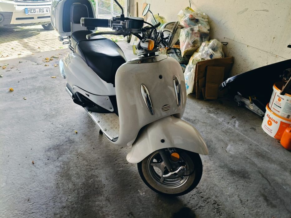 Scuter stil vespa