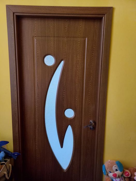 Ușa de interior din lemn