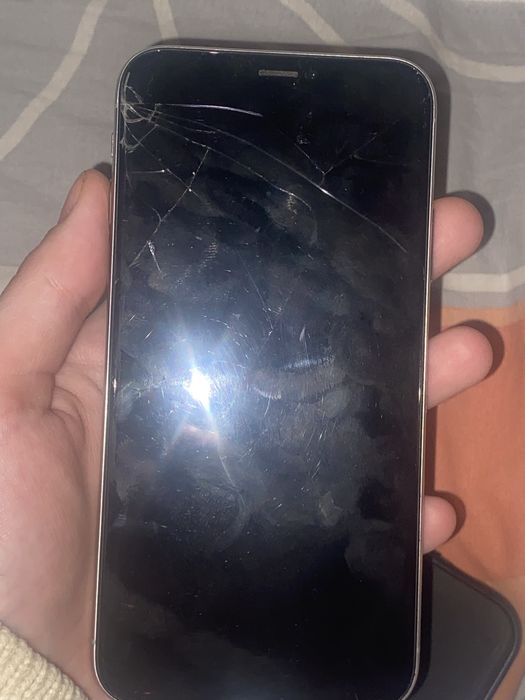 продам Iphone X срочно