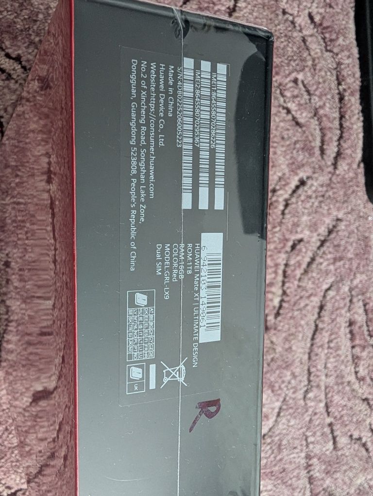Huawei Mate XT roșu sigilat 3 ecrane - fullbox versiunea globală 1T