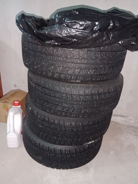 Шина зимняя резина балон 215/60/16