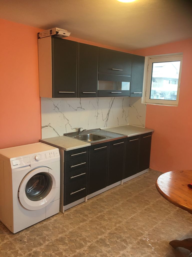 Дава се под наем Двустаен апартамент в Варна, Базар Левски - 70 кв.м за 357 € - Снимка #1
