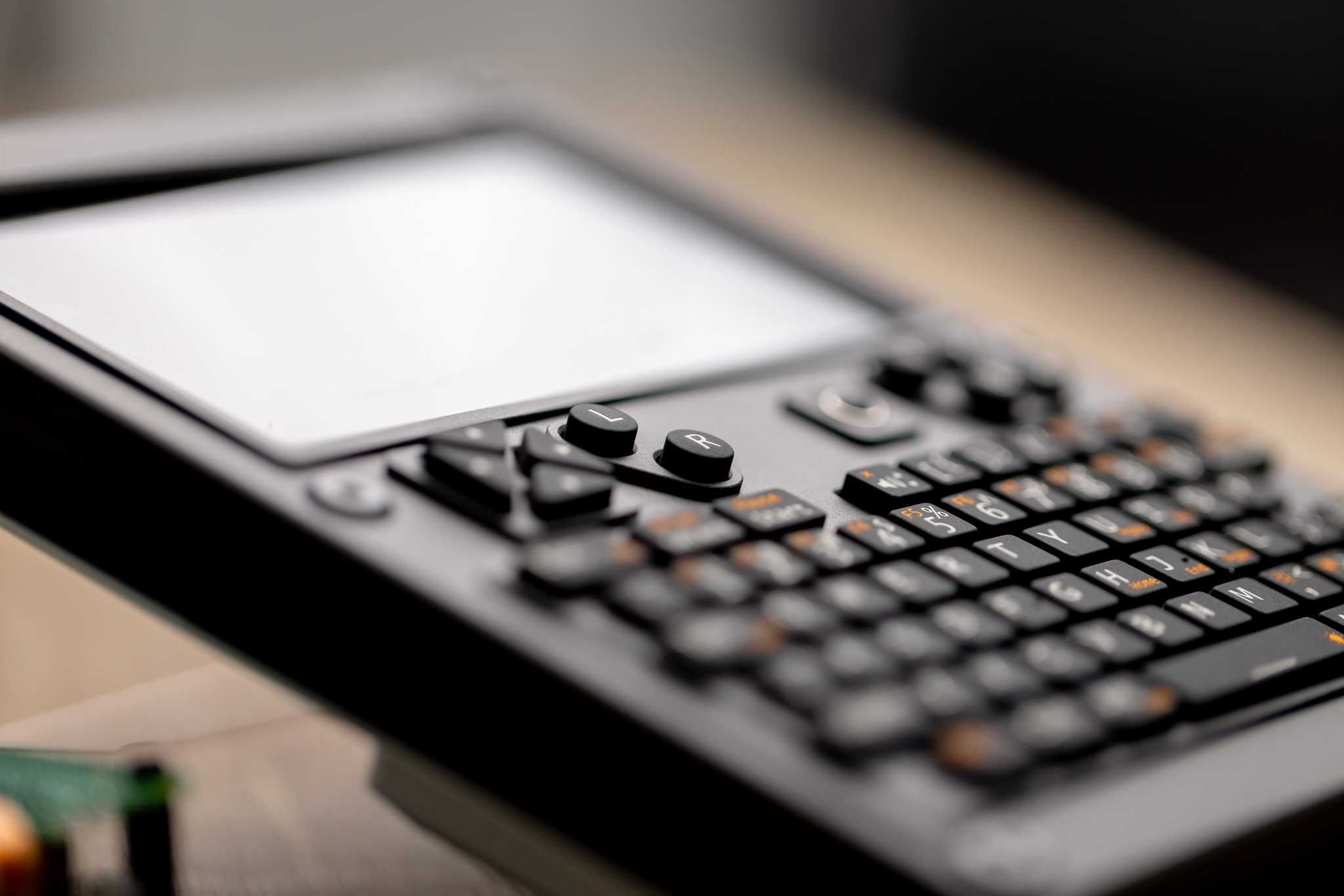 Consola Linux ClockworkPi uConsole cu RaspberryPi CM4