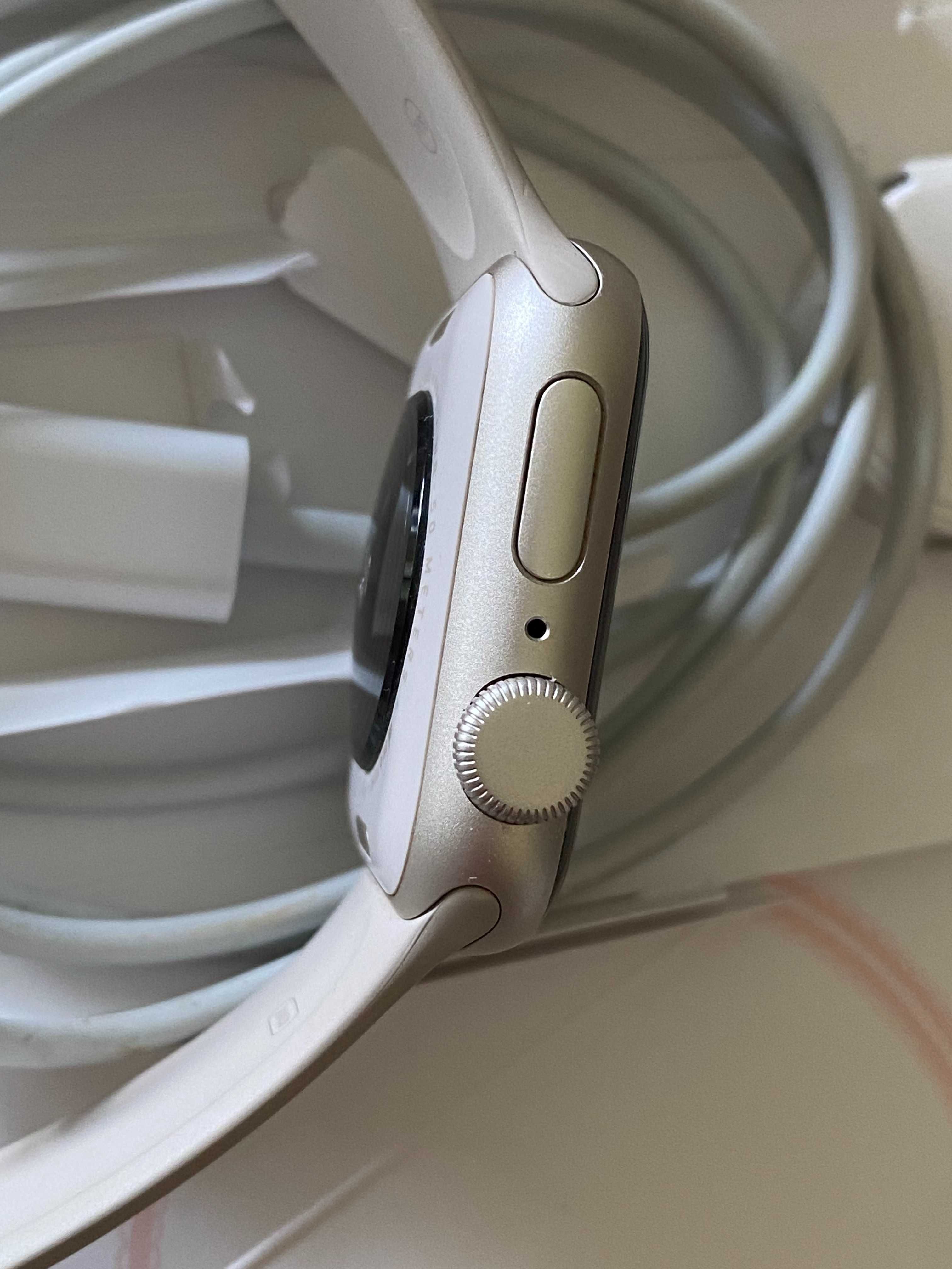 Apple Watch SE 40mm Gen 2 Starlight GPS