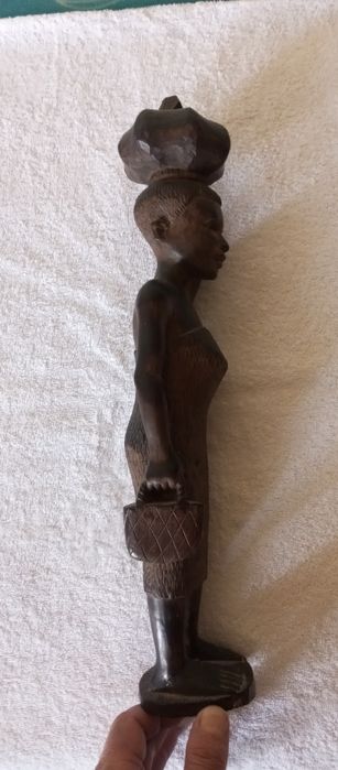 Статуэтка Африканская женщина  дерево