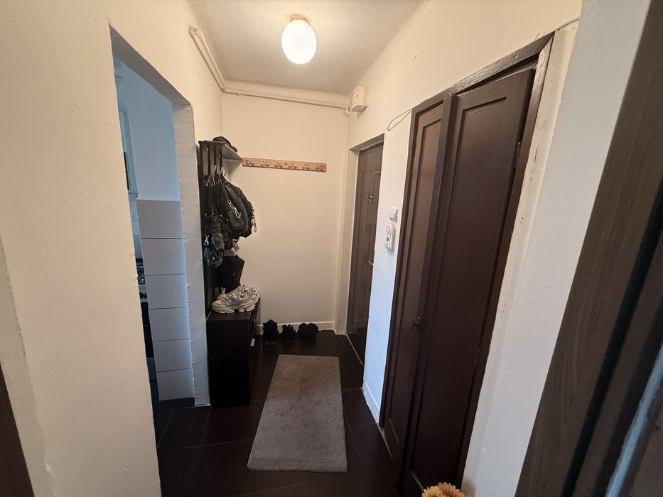 Vand ap 2 camere in Piata abator