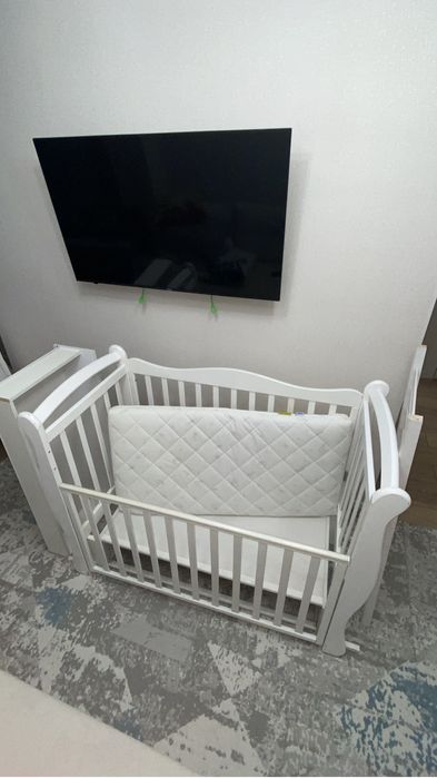 Продам б/у детскую кроватку