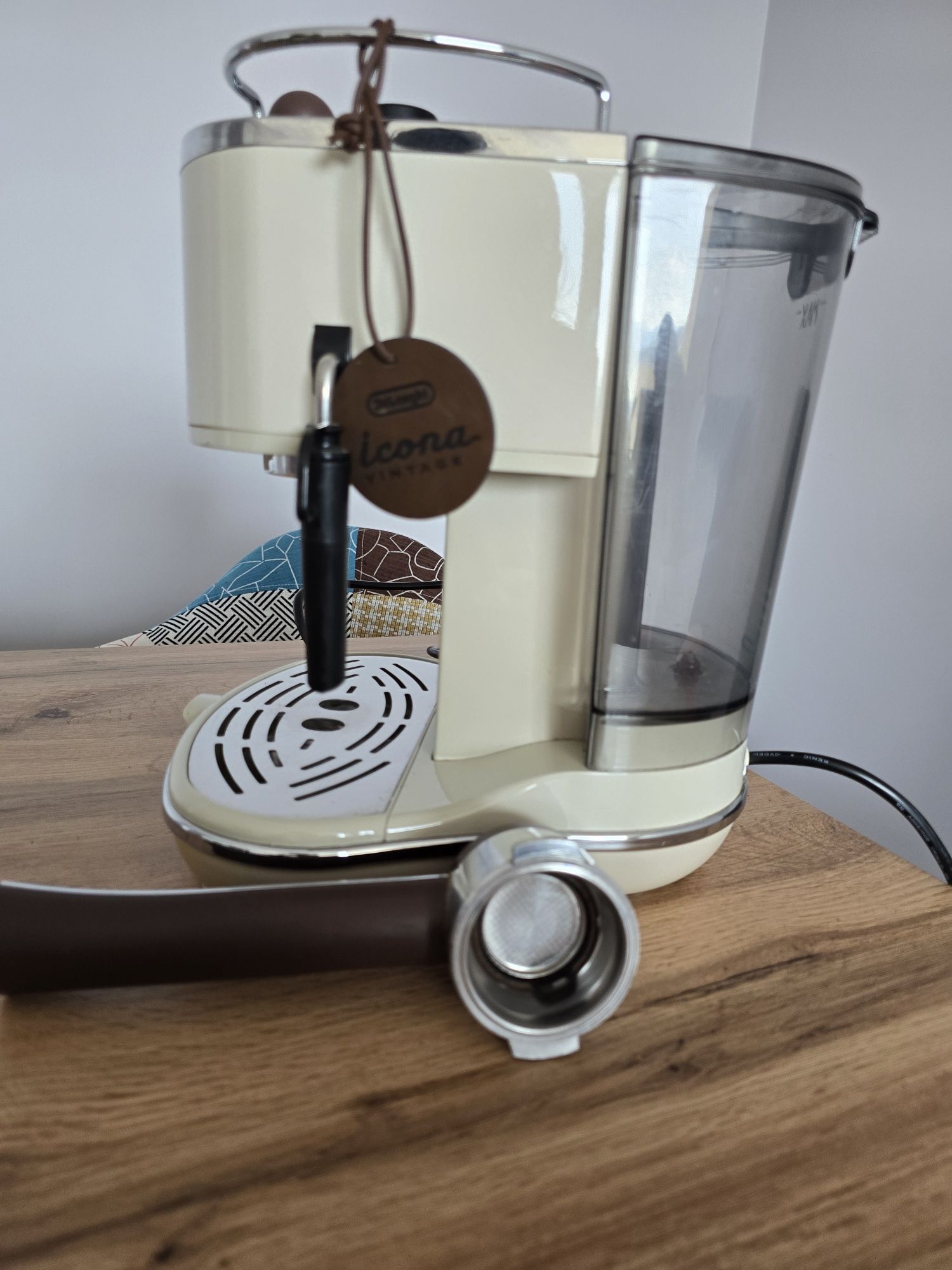 Експресо кафемашина DELONGHI ECO311