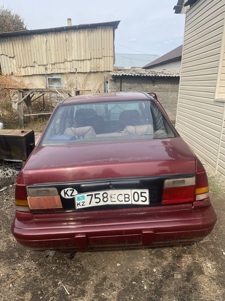 Автомобиль Daewoo Racer