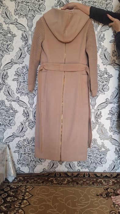 Palto sotiladi yangi umuman kiyilmagan.