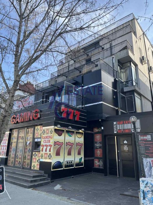 Офис сграда с дискотека, фитнес и леглова база