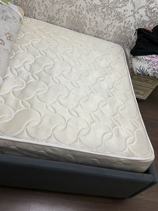 Продам пружинный матрас