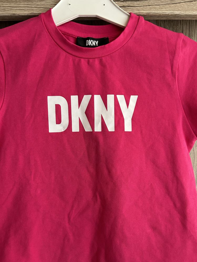 DKNY Нова с етикета оригинална тениска за 7/8 години