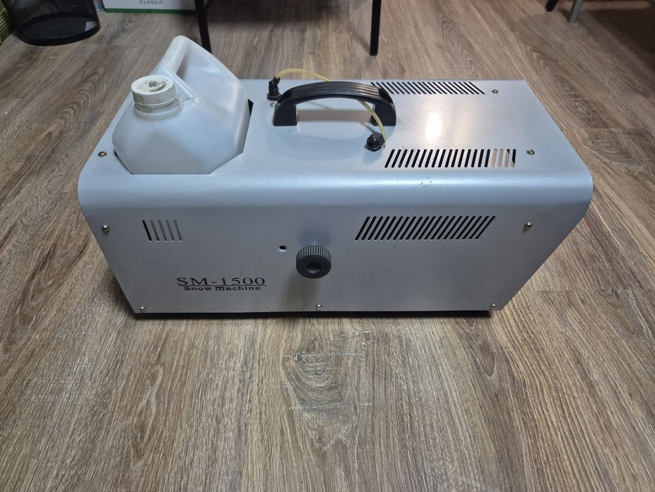 Продам аппарат генератор снега sm 1500 snow machine