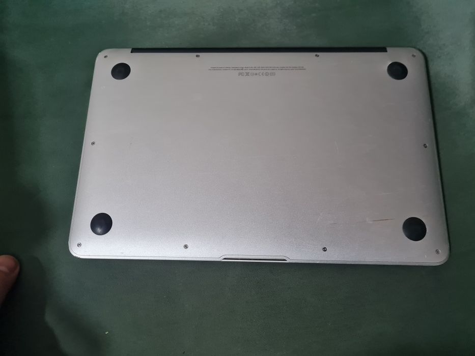 Apple MacBook Air 11" + Magic Mouse Cadou