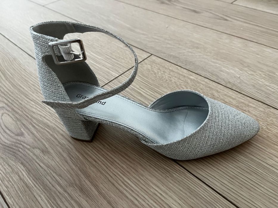 Pantofi cu toc mic