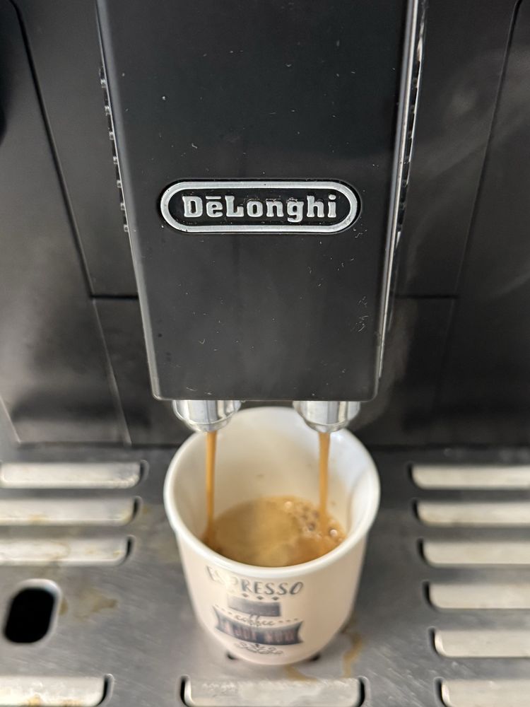 Espressor automat, 1450W, "Eletta Cappuccino", Negru - DeLonghi