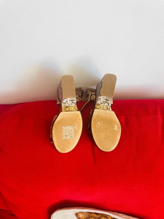 Vând sandale Michael Kors , mărimea 5 (35), foarte confortabile