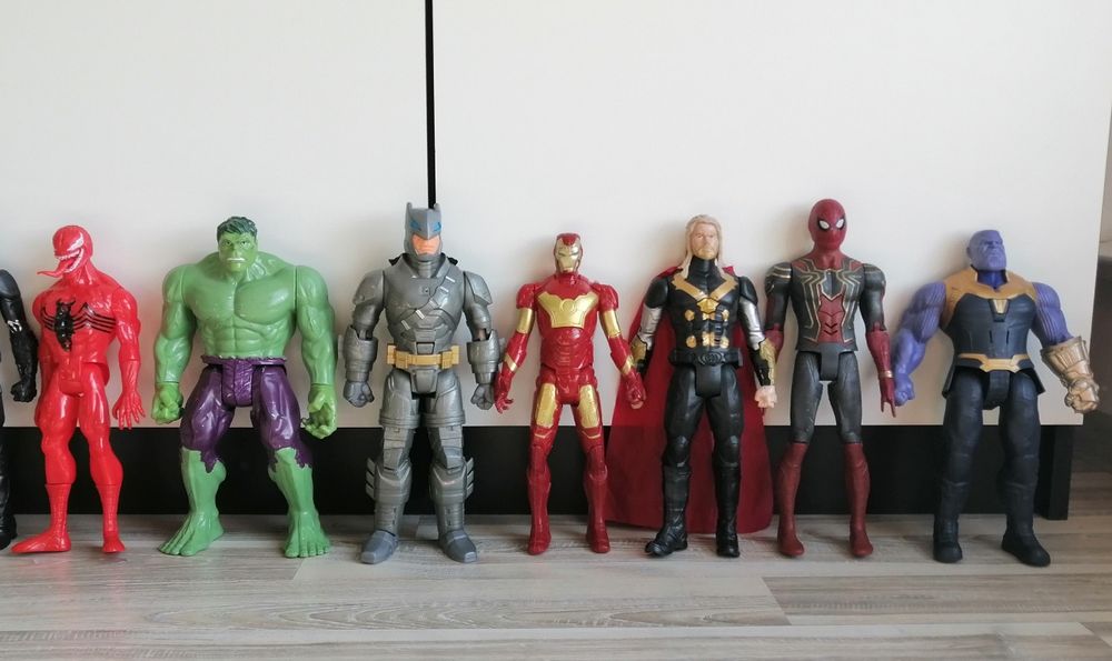 Карнидж Хълк Батман Айрънмен Тор Спайдърмен Танос